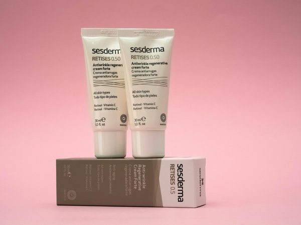 Jeunesse et régénération avec ialuset crème acide hyaluronique